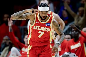 杀疯了！亚历山大-沃克三分再中 20中12已砍39分创生涯新高