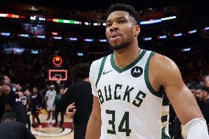 明天雄鹿迎战骑士 字母哥&特纳&吉昂出战成疑 小波特复出