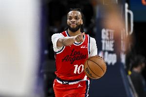 又香又臭！加兰21中9&三分9中4 砍下21分10助&出现8次失误