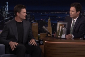 布雷迪：詹姆斯打橄榄球也能打23年 我总是很敬佩他&他如此有风度