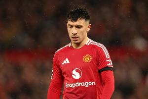 记者：利桑德罗、马兹拉维、德里赫特缺席曼联今日训练