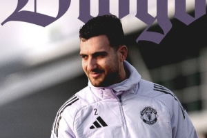 曼联官方祝达洛特27岁生日快乐，球员为红魔出战240场10球20助