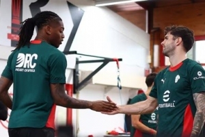 意天空：莱奥和普利西奇握手言和，上轮意甲的不传球风波已经过去