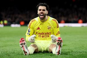 亨利：拉亚应该成为赛季最佳球员的有力竞争者，他每场都在救球队