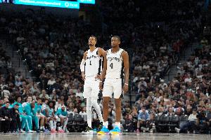 福克斯谈重回萨城：只是一场普通比赛 我们关注的是争夺总冠军