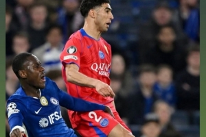 查洛巴晒被阿什拉夫踩脚踝照片：脚踝本可能骨折，感谢耶稣保护我