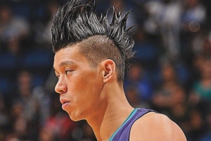 林书豪晒照：想念这发型 可是也有点夸张！