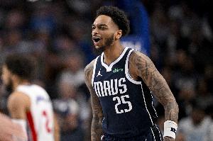 基德：华盛顿打中锋对球队很有帮助 节奏快了很多也创造三分机会