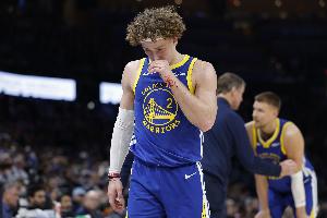 本赛季勇士场均甩45.2记三分全联盟最多 命中率35.7%联盟第16！