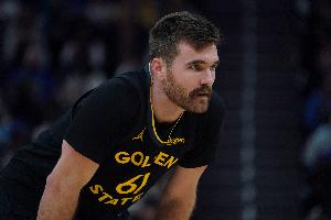 没办法中的办法了！斯潘塞各种硬解 半场7中4&三分2中2拿到10分