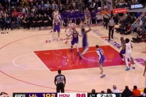 一人一波？谢泼德强突艾顿上篮得分&杜兰特三分反超湖人