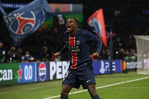 门德斯：每天都会叫巴尔科拉和我玩一局游戏，但他怕我不愿意