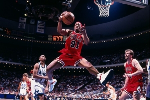 双名人堂头衔加持！Shams：罗德曼将在四月份入选WWE名人堂