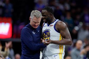 追梦：看评论还以为科尔是最垃圾的教练 但看冠军数量是历史前十