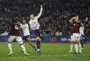 曼联官方：对阵伯恩茅斯，球队本赛季最后一次穿白色客场球衣出战