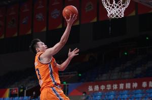 媒体人：小丁曾有一段时间是中国第一小前锋 但受伤后变成了流星