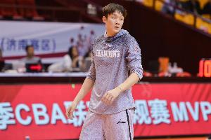 媒体人：这么些年过去 没有一个3号位能达到丁彦雨航的高度