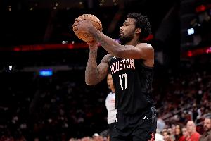 打破连续七场三分进球荒！伊森9中3&三分3中1 拿到10分10板