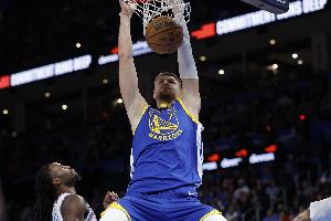 波津明天预计缺战老鹰：也许明天会好一些 但现在下背部确实僵硬