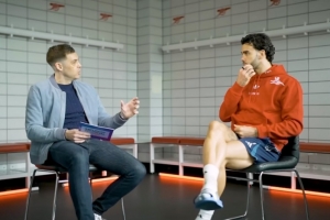 遇到过最强的前锋？拉亚：我会说是C罗，不过我还没和梅西交手过