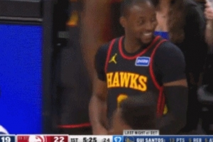 老东家我来了！库明加首节替补登场 登场时笑容满面