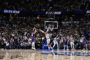 总有人站出来！湖人本赛季打到关键时刻22胜6负 胜率高达78.6%