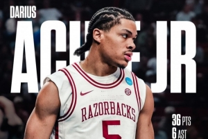 精彩对飚！阿卡夫爆砍36+6带领阿肯色晋级 1米78小后卫空砍30+5