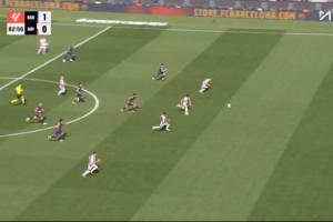 这是谁的后场？巴列卡诺打穿巴萨防线4人直面霍安，埃斯皮诺打高