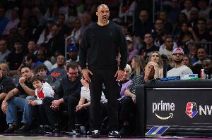 记者：拯救者阿门 这不是火箭逃出生天这是乌度卡逃出生天