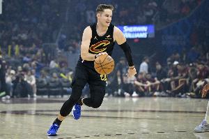 客场3连胜！梅里尔：客场赢球向来不易 希望这能带来好势头