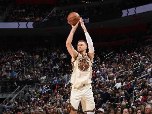 明日客场对阵独行侠！波尔津吉斯/梅尔顿大概率出战 穆迪出战成疑