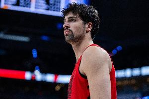 难挽败局！阿夫迪亚17中7拿下23分6板14助 助攻数平生涯纪录