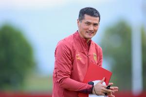 津媒：邵佳一一共招入12位中场，他将重点考察中场球员