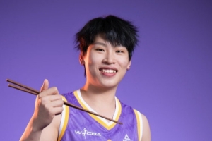 WCBA全明星赛MVP！陈明伶：很感谢队友和球迷朋友 这奖杯是个激励