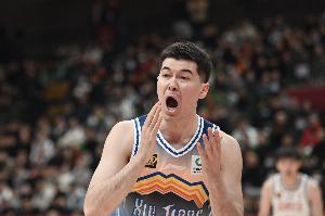 哑火！新疆第二节仅拿到9分 半场落后宁波21分