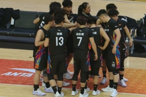 郑州大学4人15+大胜青海师大 郑家霖21+6+5 尼达喜琼22+10