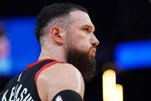 8中2得5分！猛龙主帅：马穆给球队带来巨大价值 相信他会找回手感