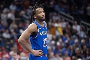 15中5无助攻！状元热门彼得森暴露缺陷 拉胯表现恐影响其选秀前景