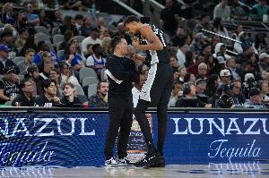 再取六连胜！马刺轻取热火近24场22胜 若火箭输公牛则锁西南冠军