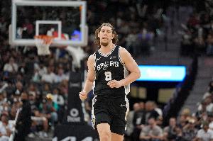 奥利尼克：马刺热火在心智比赛态度上相似 后者注重体能力量训练