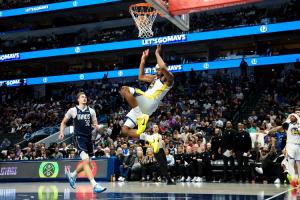 美记：听说穆迪遭遇左膝髌腱撕裂 将缺席赛季剩余所有比赛