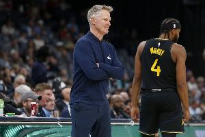 时间是不是有点久了？穆迪刚复出就打34分钟 加时最后重伤离场