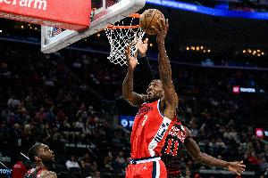 伦纳德快船生涯20+场次数超船长升至队史第4 距第一格里芬62场