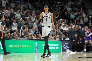 米奇：文班接近MVP 虽然其他几位都实至名归但他们都获得过了