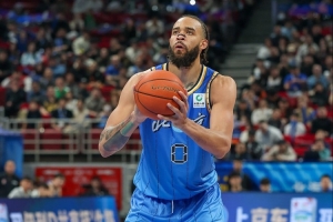 京媒：北京末节围绕斯佩尔曼的进攻非常成功 麦基融入得越来越好