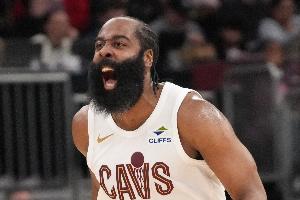 球队大脑！哈登最近4场场均27.3分5.3板8助1.5断 三分命中率53.1%