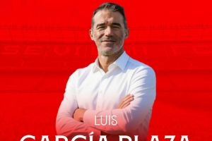 中途再换帅！塞维利亚官方：任命普拉萨为球队新帅，签约至2027年