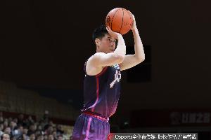 能突能投！程帅澎半场7中4&罚球5中5砍下全队最高的15分