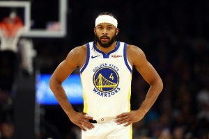 解说：髌腱撕裂对运动员影响巨大 好在穆迪还年轻&这是最大资本