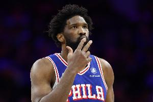 返厂升级？恩比德缺阵13场复出后首节9中6砍15分 三分3中3